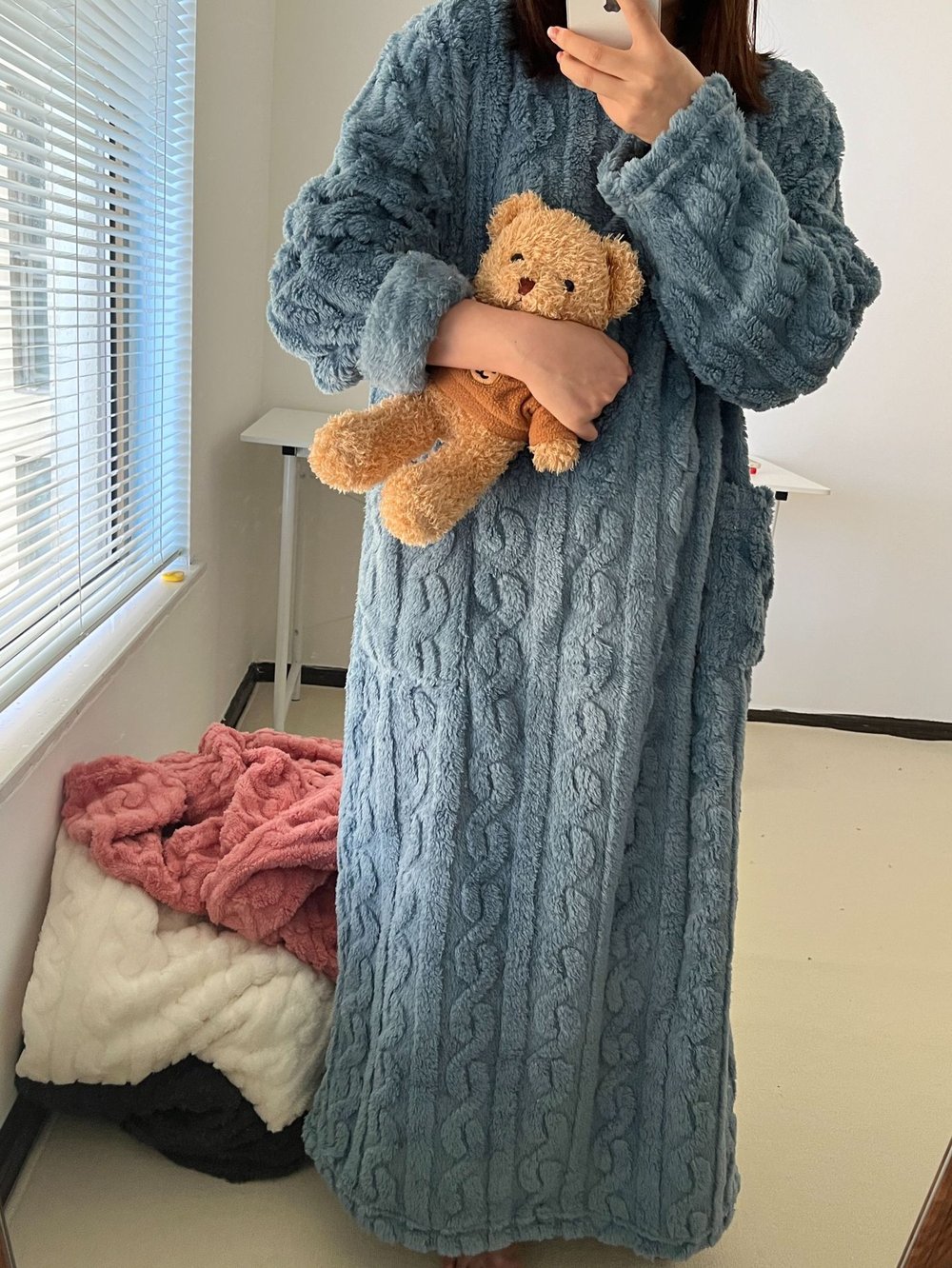 Serenità - Coral Velvet Night Dress