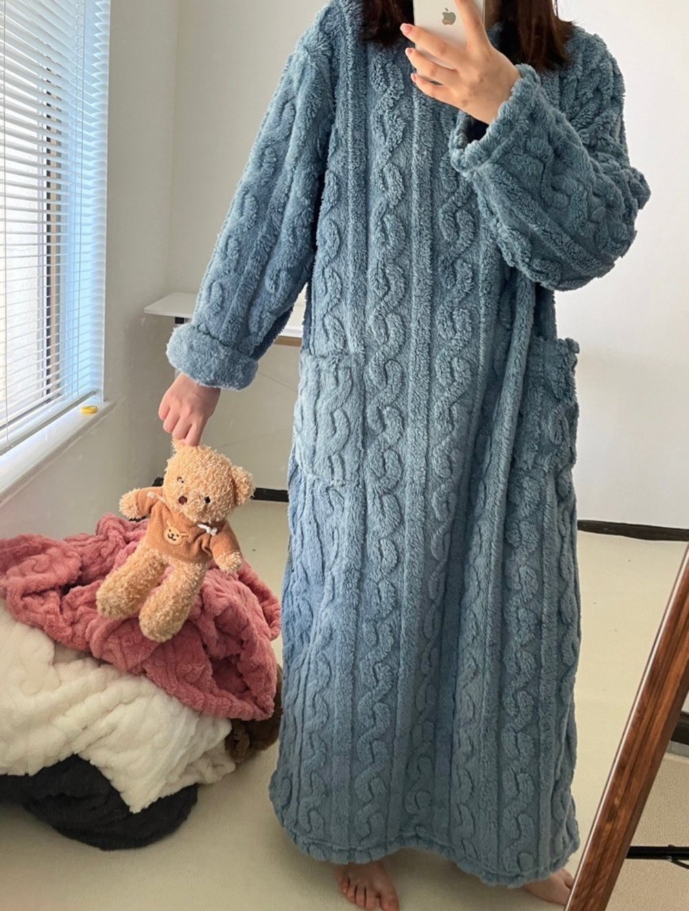 Serenità - Coral Velvet Night Dress