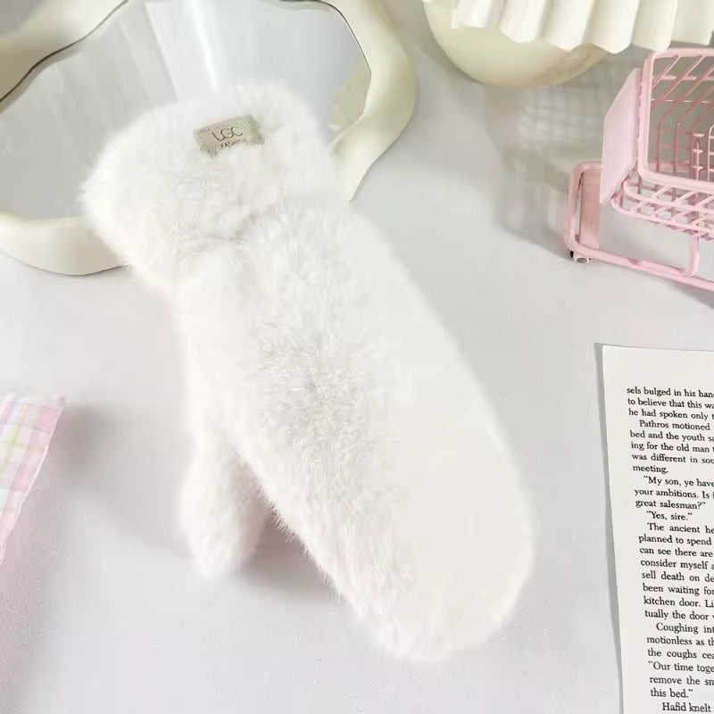 Céline Plush Mittens
